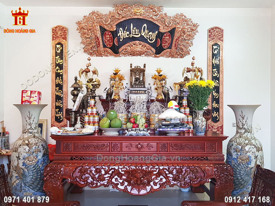 Không gian thờ cúng trang nghiêm